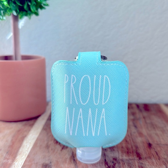 ❗️2/$22❗️ RAE DUNN PROUD NANA TIFFANY BLUE HAND SANITIZER HOLDER & BOTTLE TRAVEL - Picture 5 of 5